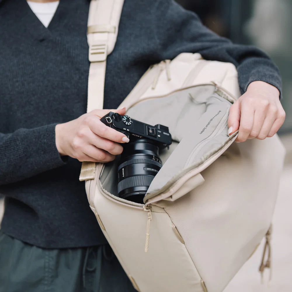 [BRAND NEW] PGY PGYTECH OneGo Lite Backpack 22L Cream