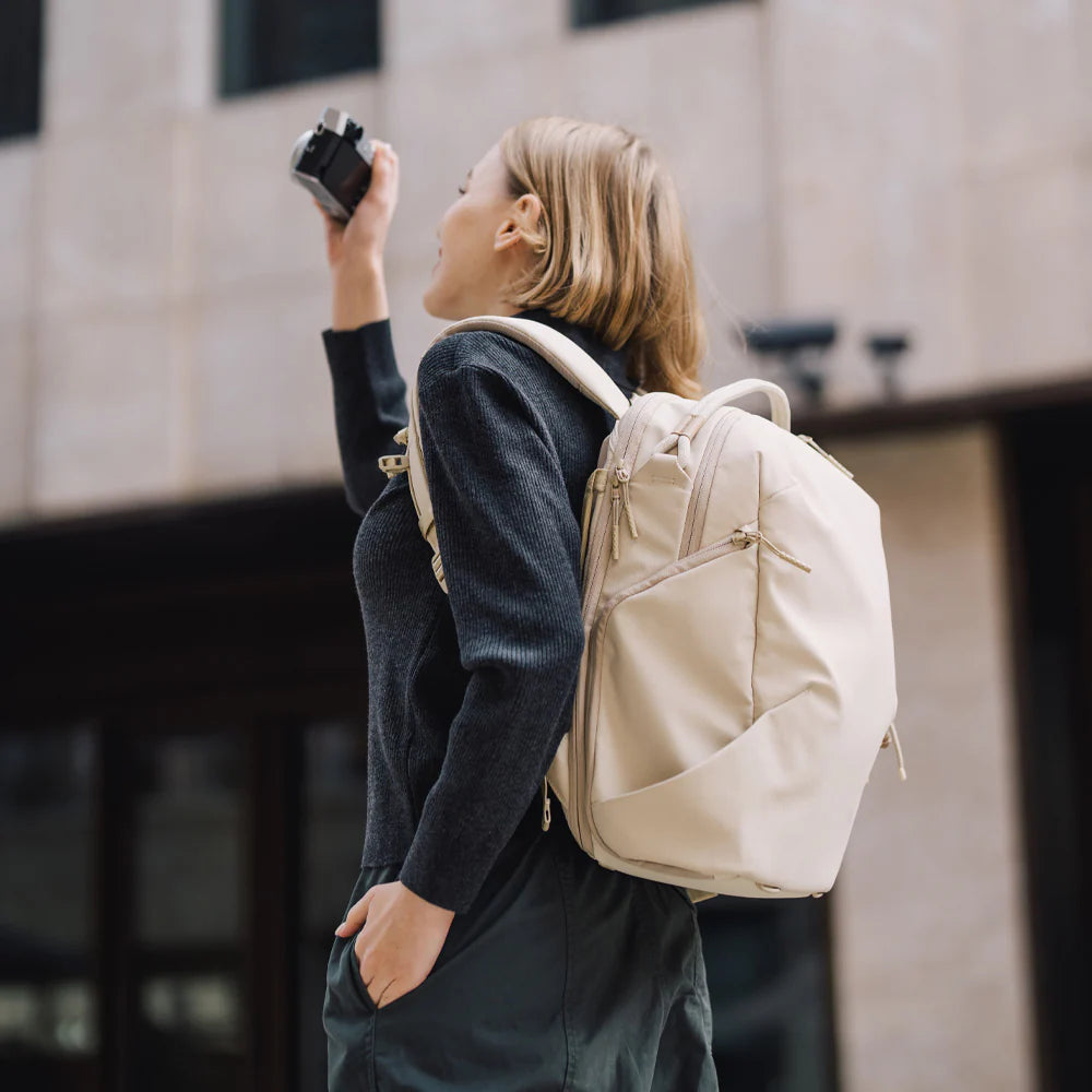 [BRAND NEW] PGY PGYTECH OneGo Lite Backpack 22L Cream