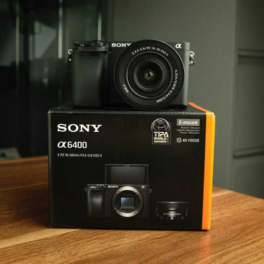[BRAND NEW] Sony A6400 With Kit