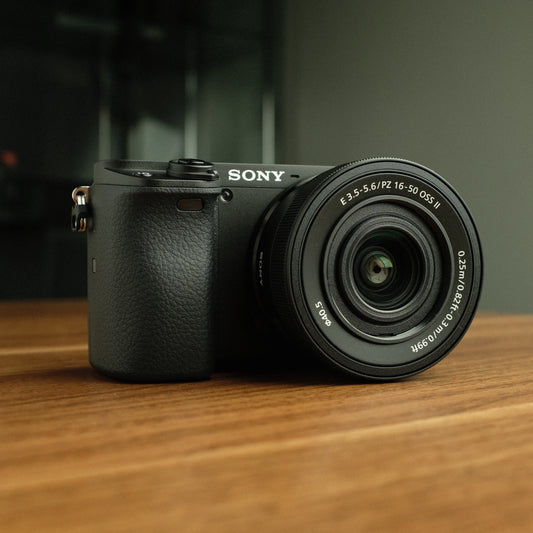 [BRAND NEW] Sony A6400 With Kit